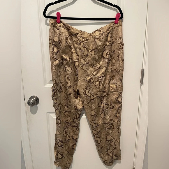Banana Republic Snake Print Pants - Picture 5 of 6